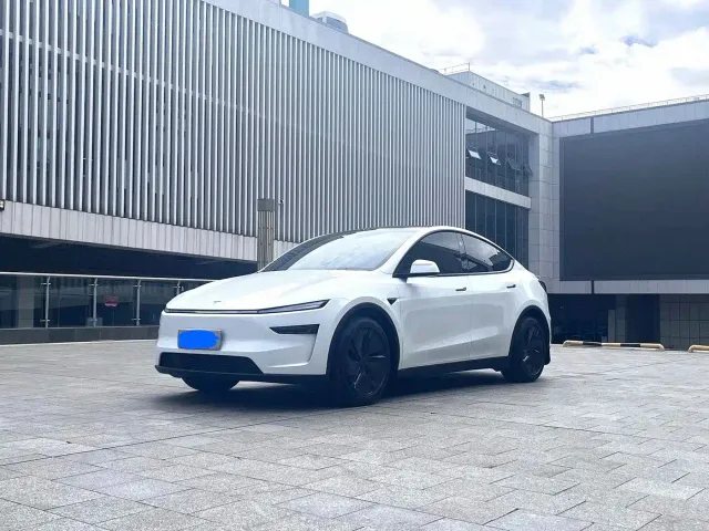 Фотография автомобиля — Tesla Model Y