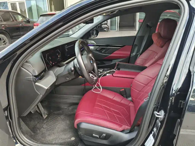 BMW 5 Series — Фото автомобиля 5