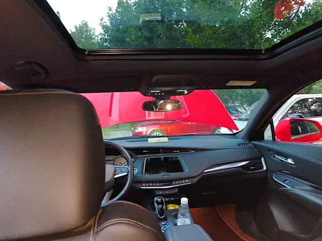 Cadillac XT4 — Фото автомобиля 8