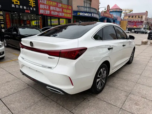 Changan Eado — Фото автомобиля 8