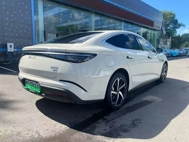 BYD Seal 07 DM-i — Фото автомобиля 9