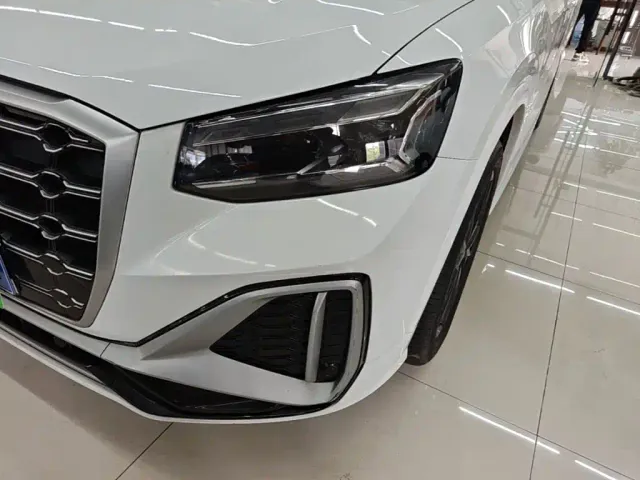 Audi Q2L — Фото автомобиля 23