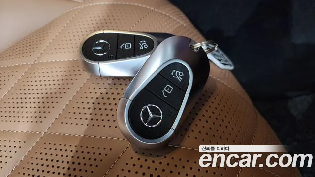 Mercedes-Benz E-Class — Фото автомобиля 15
