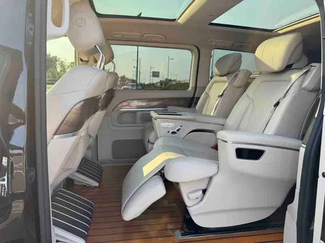 Mercedes-Benz V-Class — Фото автомобиля 12