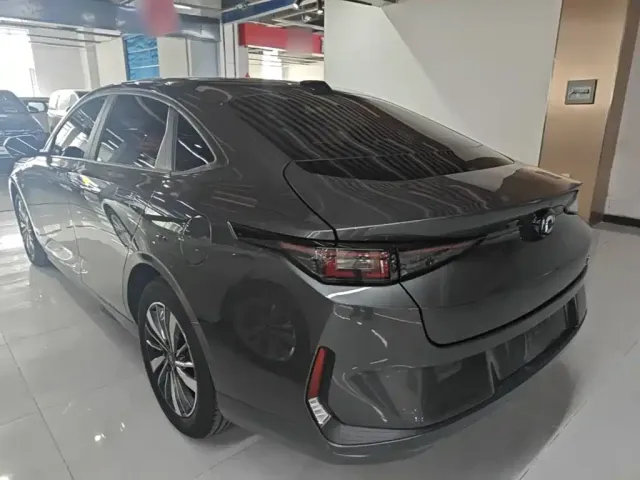 Changan Qiyuan Changan Qiyuan A05 2024 Deluxe Edition 70 Surpass — Фото автомобиля 4