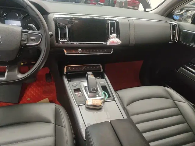 Citroen C6 — Фото автомобиля 12