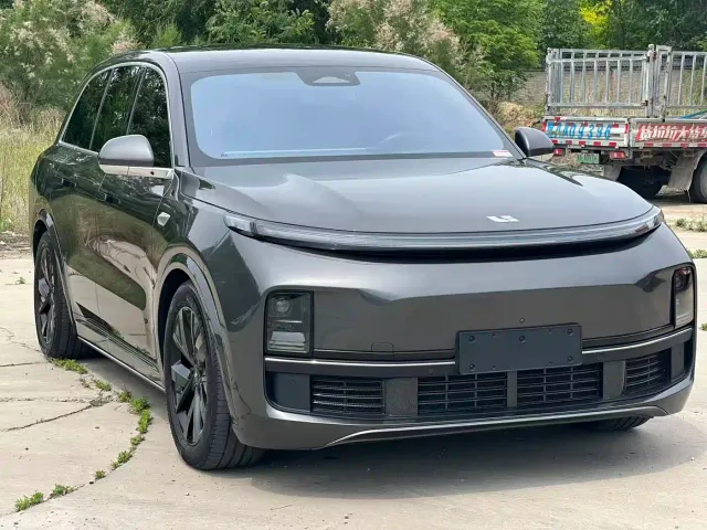 Li Auto L8 — Фото автомобиля 2