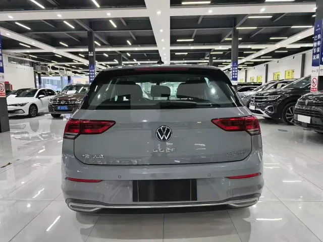 Volkswagen Golf — Фото автомобиля 5