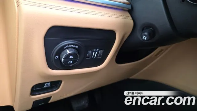 Jeep Cherokee WL — Фото автомобиля 20