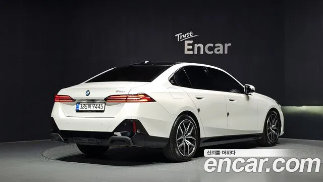 BMW 5 Series G60 — Фото автомобиля 2