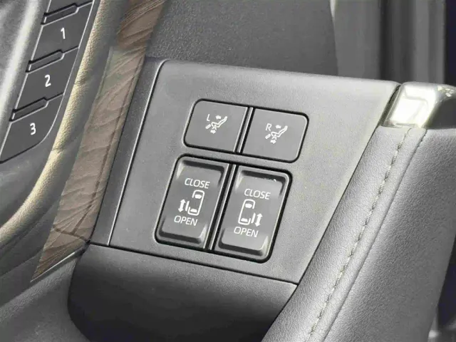 Toyota Vellfire — Фото автомобиля 19