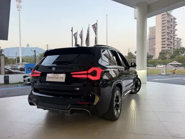 BMW iX3 — Фото автомобиля 5