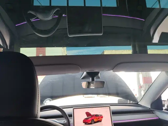 Tesla Model Y — Фото автомобиля 17