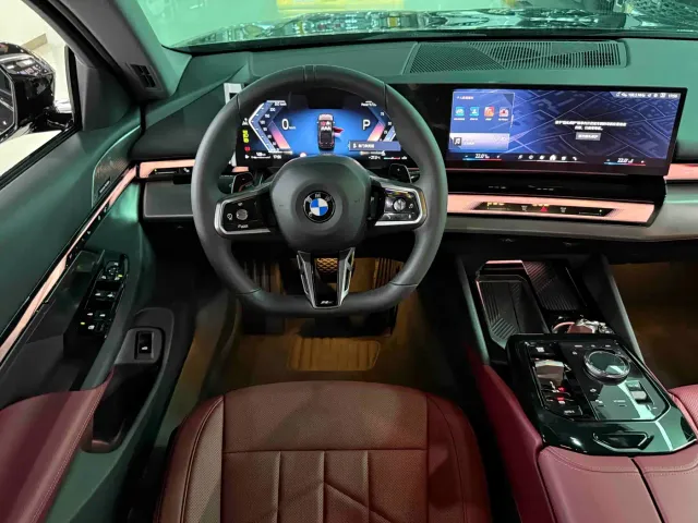 BMW 5 Series — Фото автомобиля 11