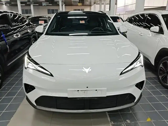 Arcfox Alpha T5 — Фото автомобиля 2
