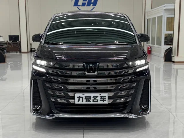 Toyota Vellfire — Фото автомобиля 2