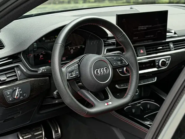Audi S4 — Фото автомобиля 9