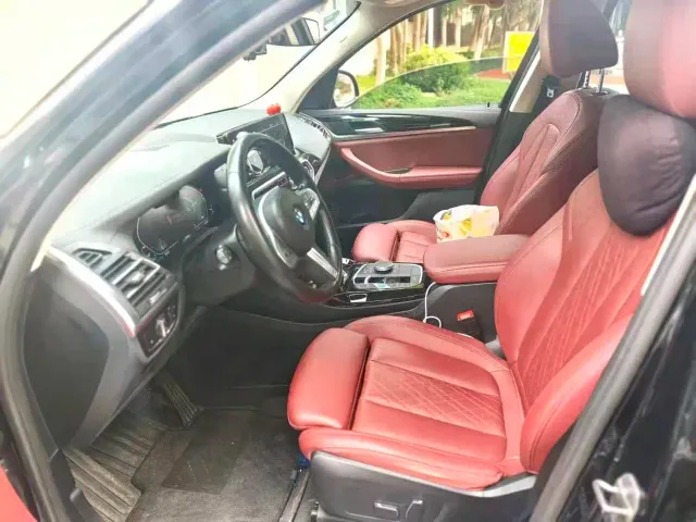 BMW iX3 — Фото автомобиля 6