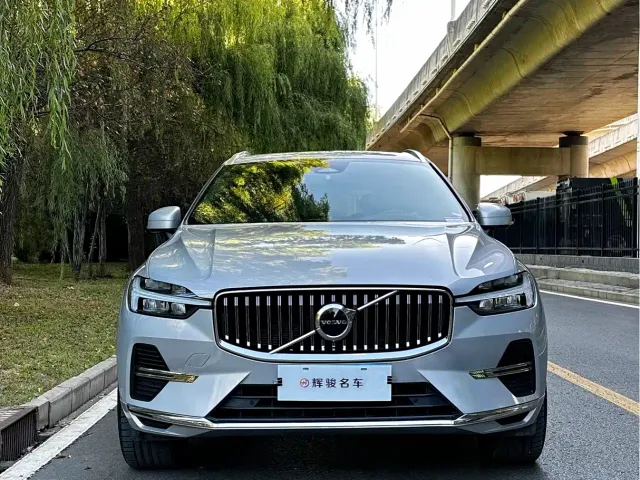 Volvo XC60 — Фото автомобиля 2