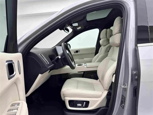 Li Auto L8 — Фото автомобиля 18