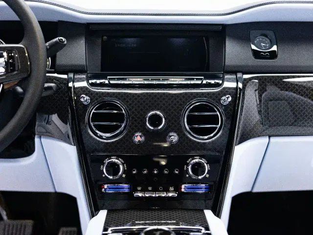 Rolls-Royce Cullinan — Фото автомобиля 19