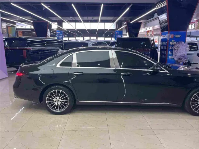 Mercedes-Benz E-Class — Фото автомобиля 16