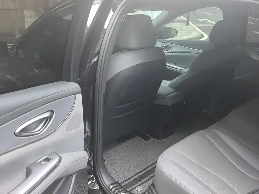 BYD Seal 07 DM-i 2025 Smart Drive Edition DM-i 1.5L 125km Luxury — Фото автомобиля 11