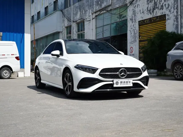 Mercedes-Benz A-Class — Фото автомобиля 3