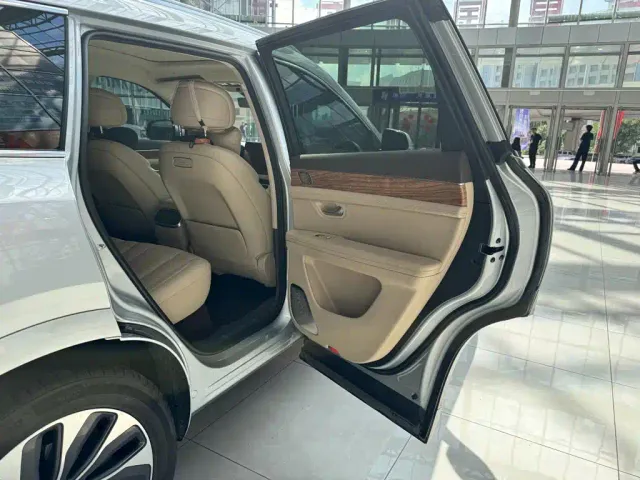 Aito M7 — Фото автомобиля 14