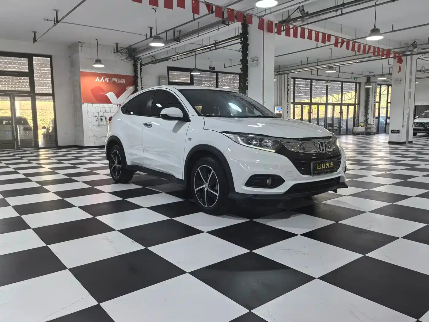 Honda Vezel 2020 1.5L CVT Pioneer — Фото автомобиля 3