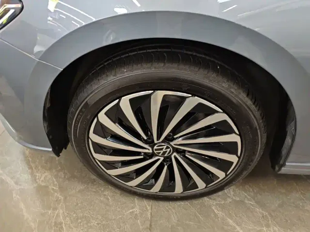 Volkswagen Lavida — Фото автомобиля 22