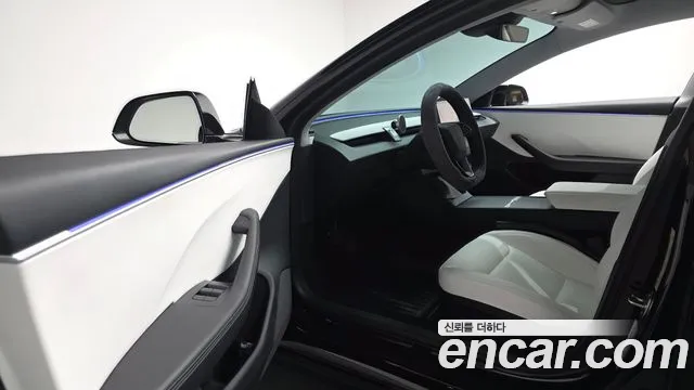 Tesla Model 3 — Фото автомобиля 15