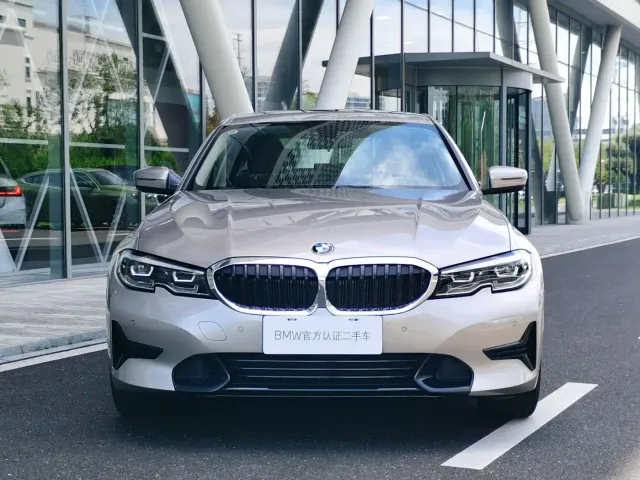 BMW 3 Series — Фото автомобиля 2