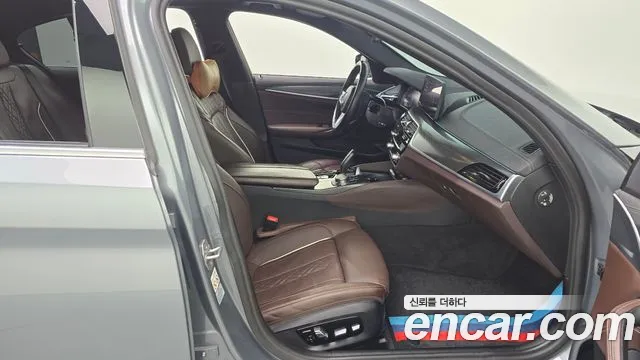 BMW 5-Series 5 серия (G30) 523d M Sport — Фото автомобиля 24