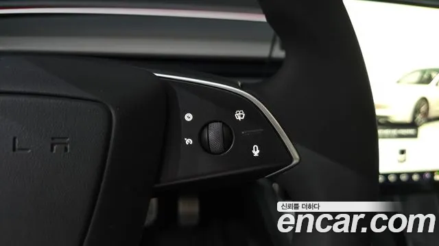 Tesla Model 3 — Фото автомобиля 22