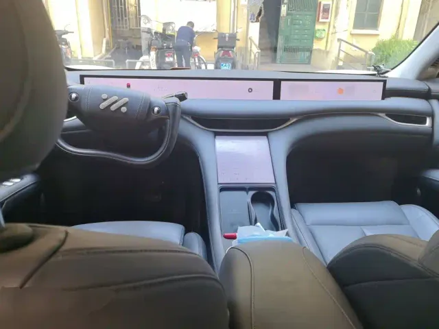 IM Motors LS6 — Фото автомобиля 10