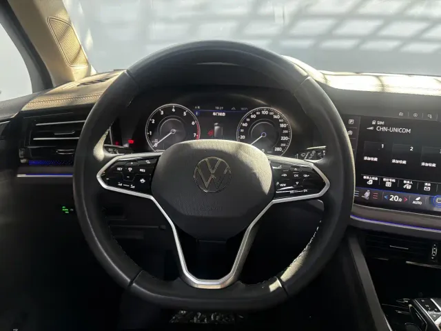 Volkswagen Touareg — Фото автомобиля 16