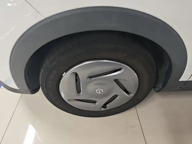 Leapmotor T03 — Фото автомобиля 22