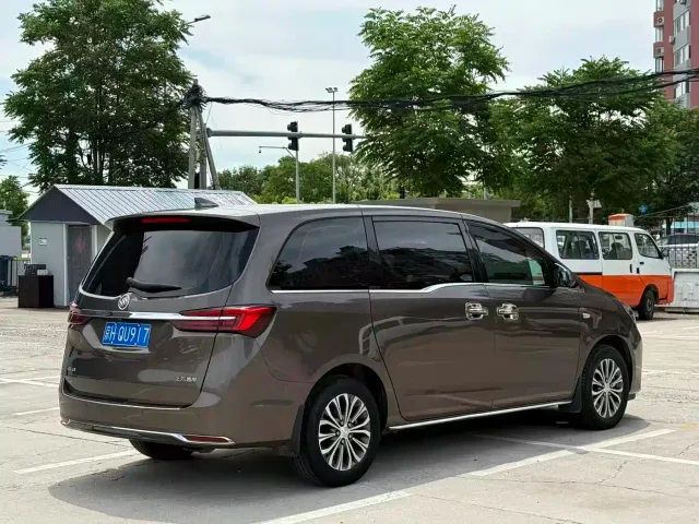 Buick GL8 — Фото автомобиля 5