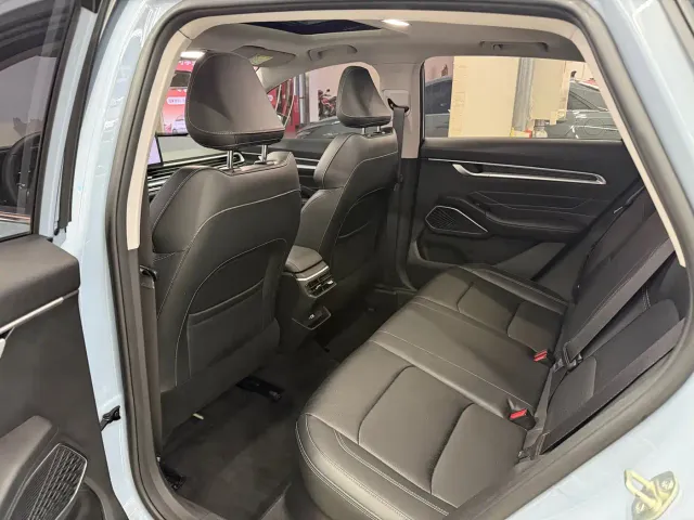 Geely Emgrand — Фото автомобиля 13