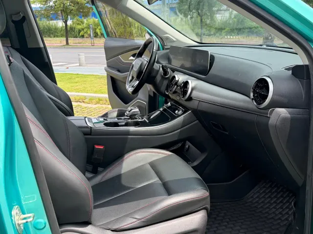 Forthing T5 Evo — Фото автомобиля 13