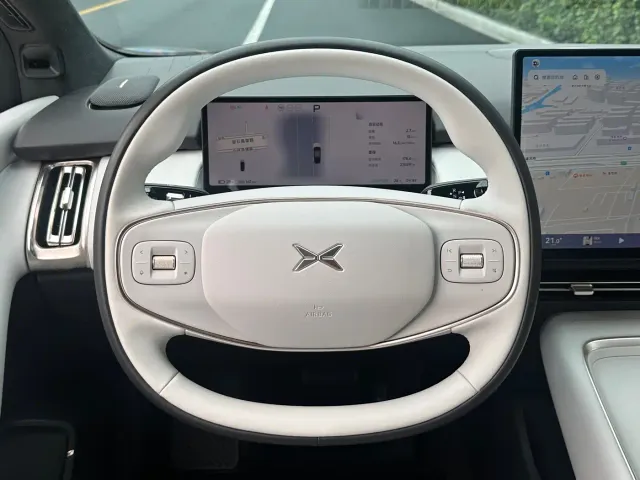 Xpeng P7+ — Фото автомобиля 18