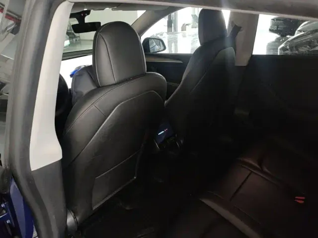 Tesla Model Y 2021 Performance High-Performance AWD — Фото автомобиля 14