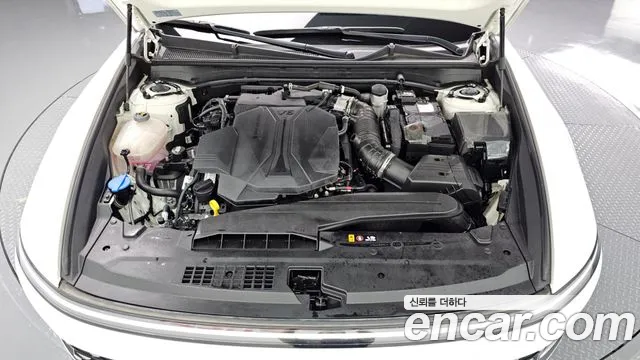 Hyundai Grandeur GN7 — Фото автомобиля 9