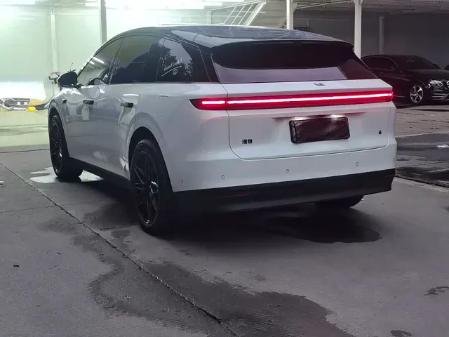 Li Auto i6 — Фото автомобиля 9