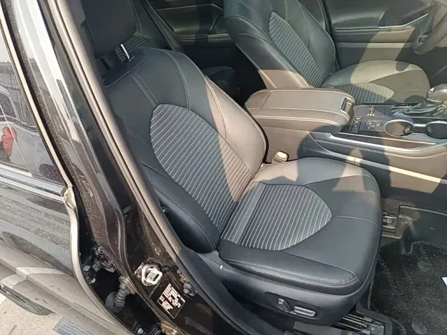 Toyota Crown Kluger — Фото автомобиля 24