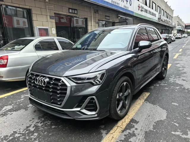 Фотография автомобиля — Audi Q3