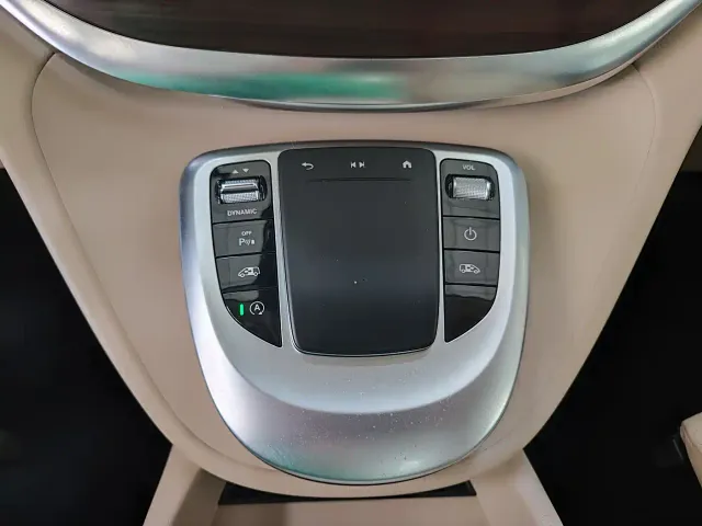 Mercedes-Benz V-Class — Фото автомобиля 15