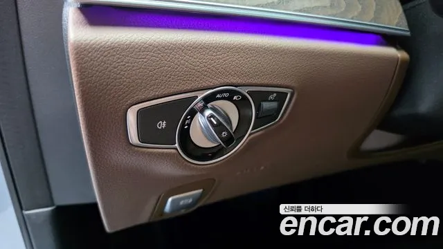 Mercedes-Benz E-Class — Фото автомобиля 22