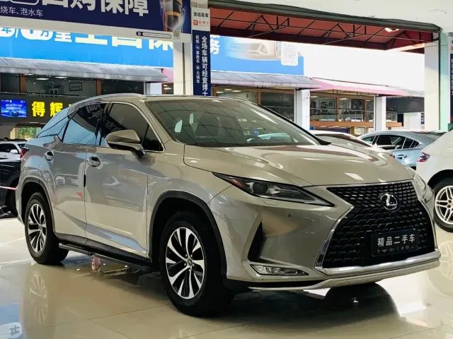 Lexus RX — Фото автомобиля 3